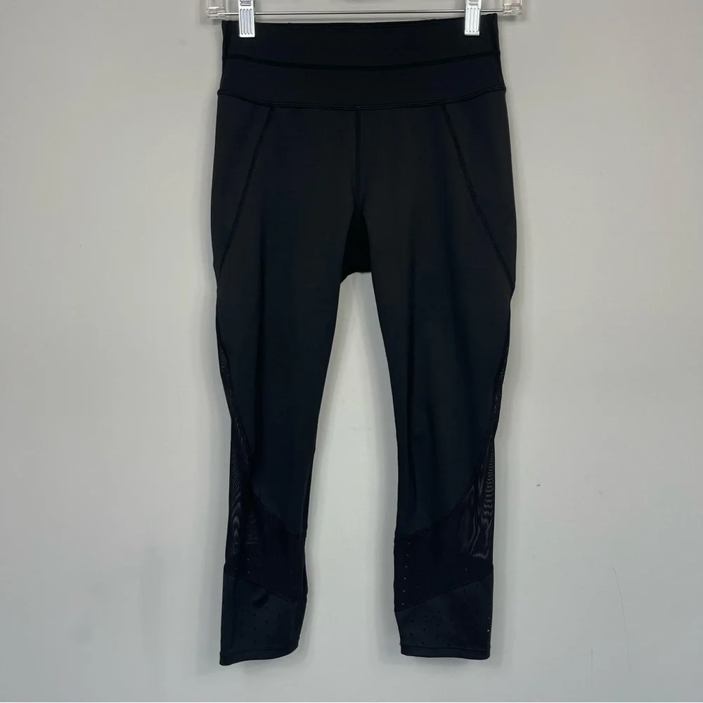 ATHLETA Laser Mesh Sonar Capri Leggings Black Compression Fit 347961 Size XS